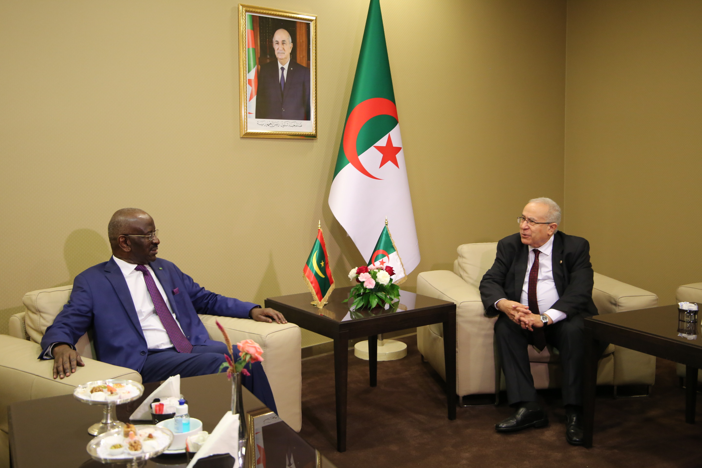 لعمامرة مستقبلا نظيره الموريتاني