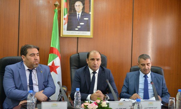 لجنة الشؤون القانونية والإدارية والحريات