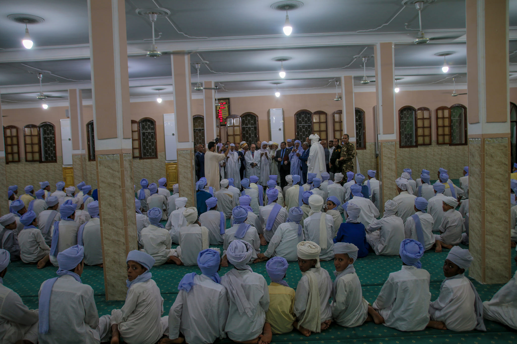 إجراء استثنائي يقضي بتقليص مدة التكوين لفائدة أساتذة التعليم القرآني وأعوان المساجد