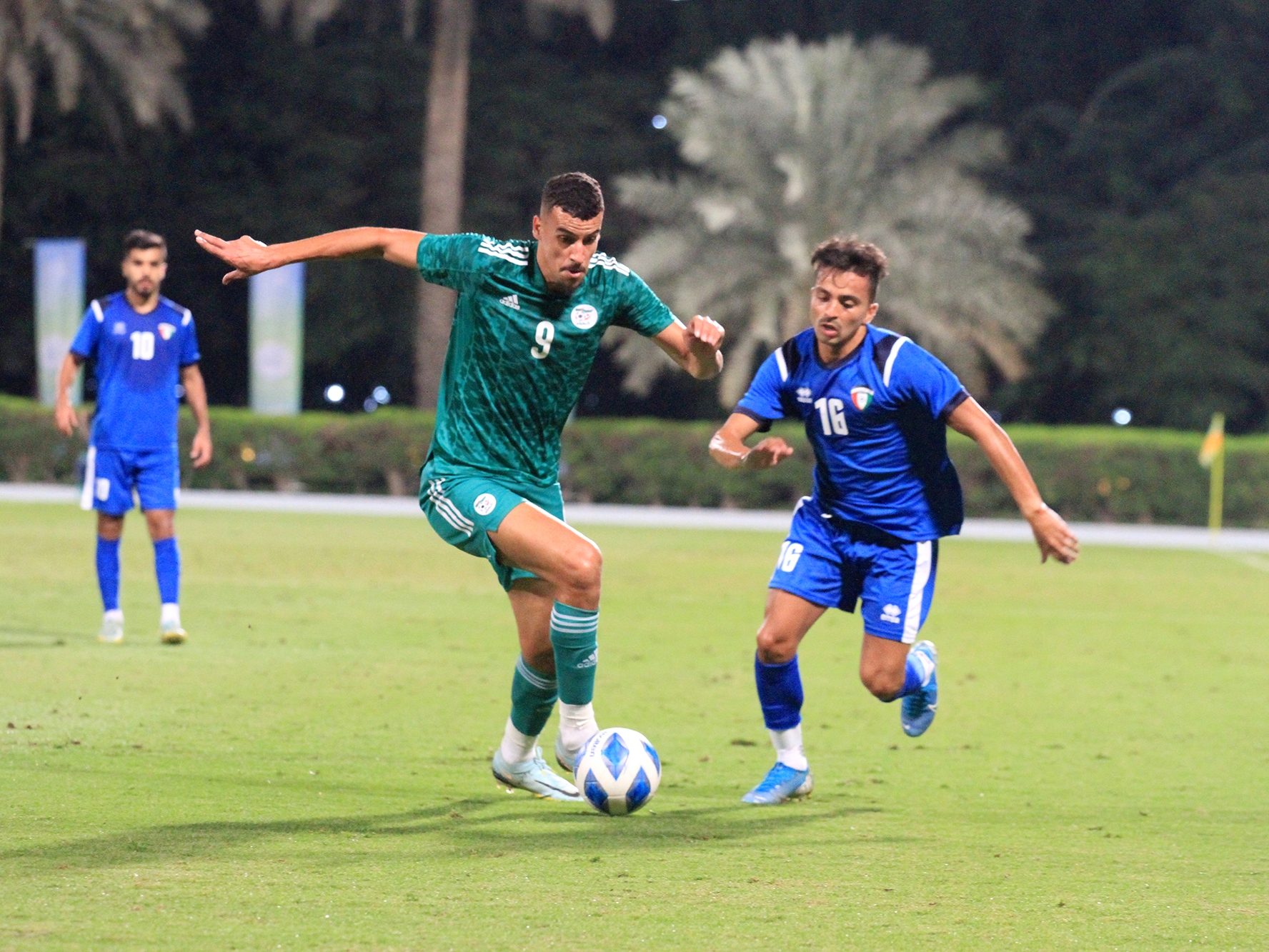 Equipe nationale de football des joueurs locaux