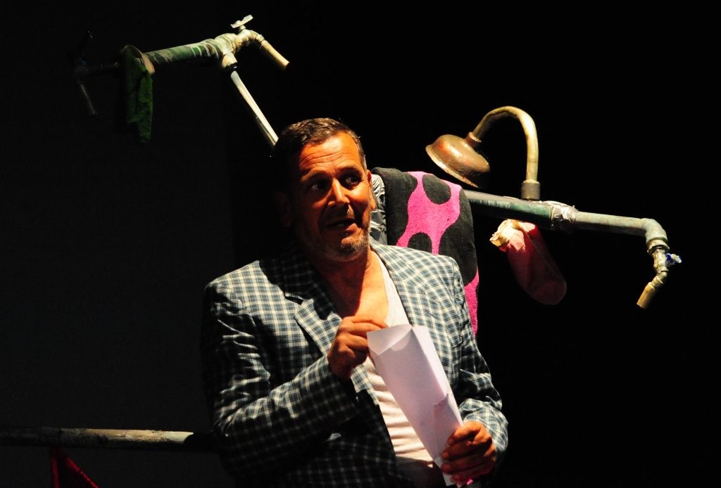 العرض المونودرامي "كياس ولاباس"