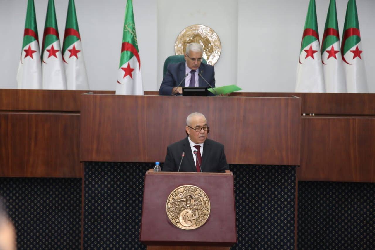 وزير العمل يوسف شرفة
