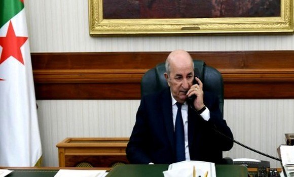 مكالمة هاتفية