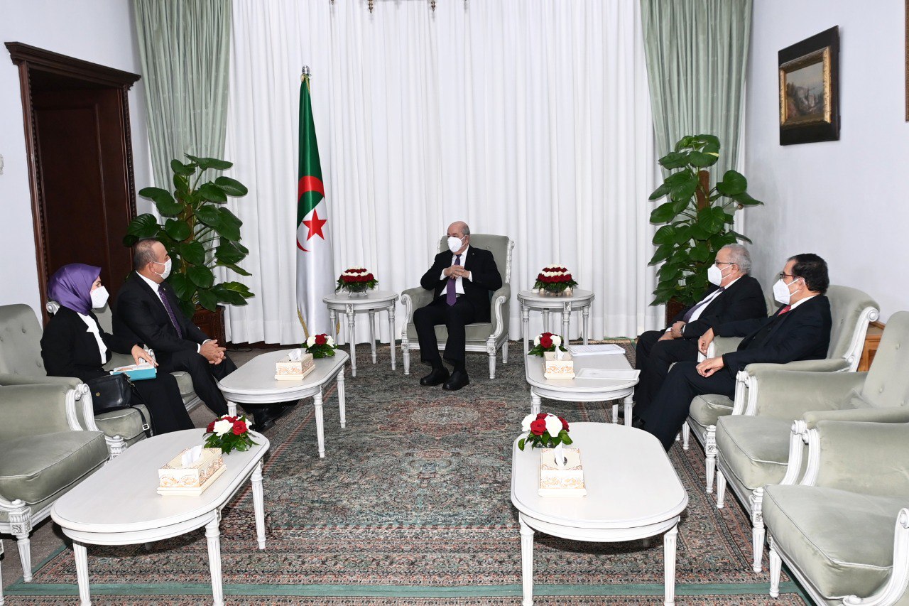 الرئيس تبون يستقبل وزير الخارجية التركي