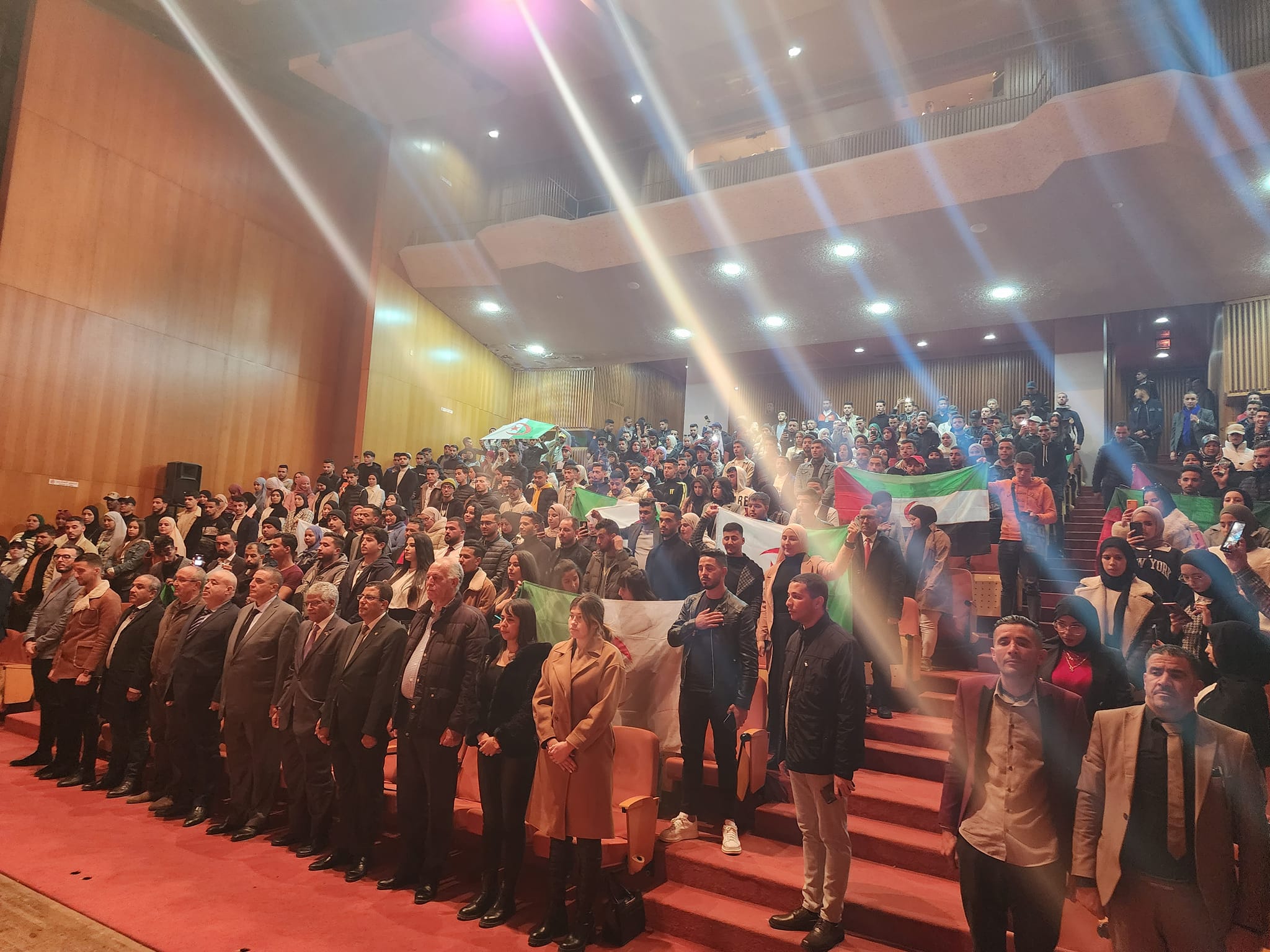 تأكيد على مساندة حق الشعبين الصحراوي والفلسطيني في تقرير المصير والاستقلال