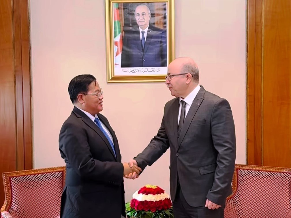 الجزائر كمبوديا