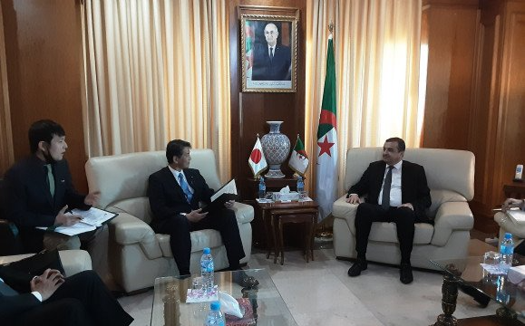 عرقاب يتباحث مع الوزير المنتدب للعلاقات الخارجية الياباني