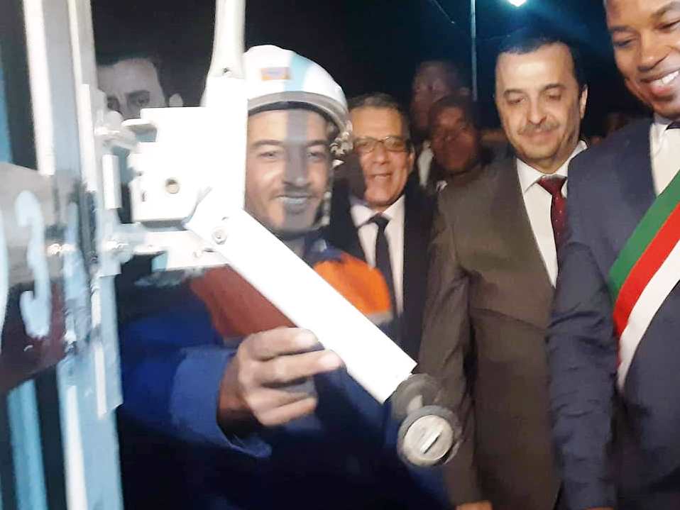 ربط بالكهرباء