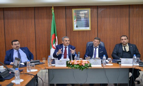 سوناطراك تعتزم تكثيف استثماراتها في إنتاج الغاز الطبيعي المميع الخالي من الكربون مجمع سوناطراك