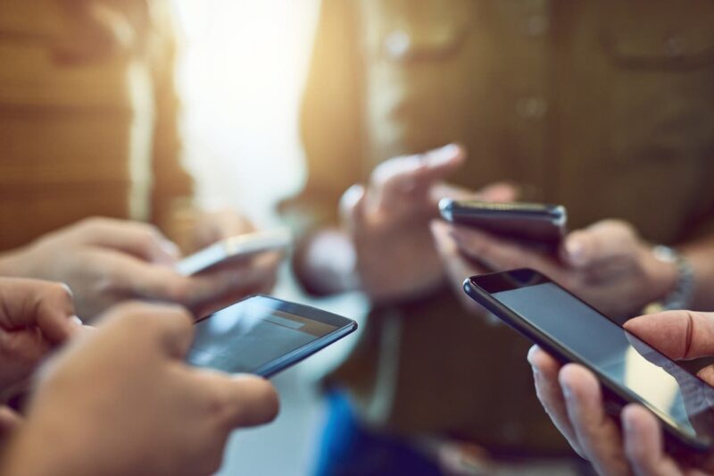 هاتف نقال: 50ر48 مليون مشترك خلال الثلاثي الثالث لسنة 2022 بالجزائر