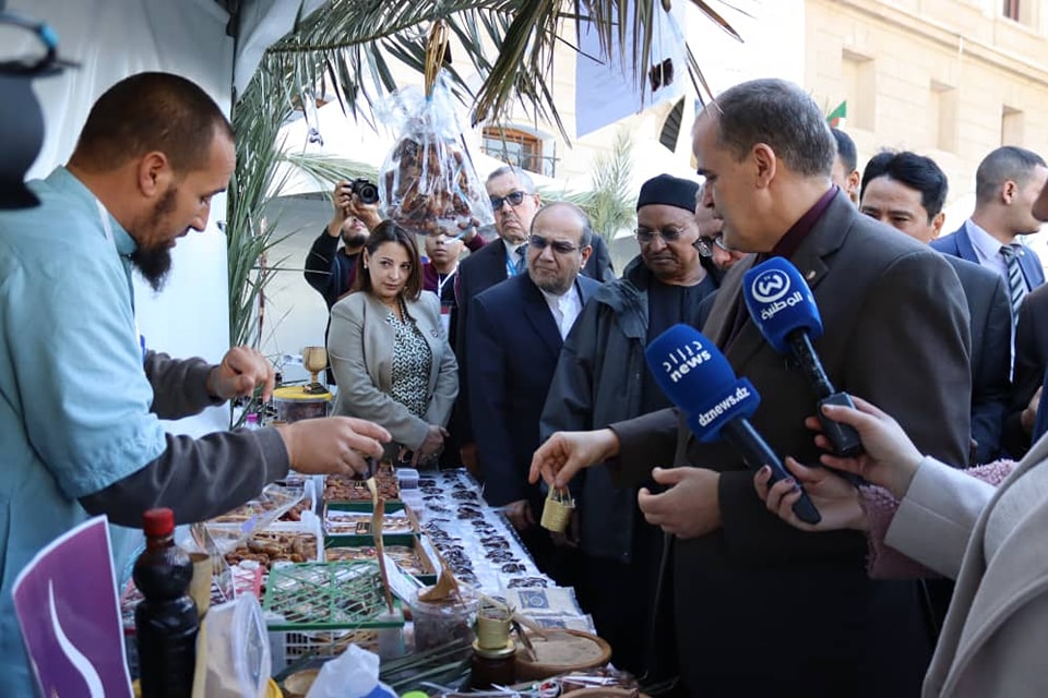 وزير التجارة-معرض التمور ومشتقاتها