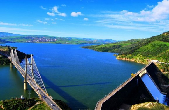 توقع ارتفاع قدرات التخزين بالسدود عبر الوطن إلى نحو 9 مليار متر مكعب سنة 2024