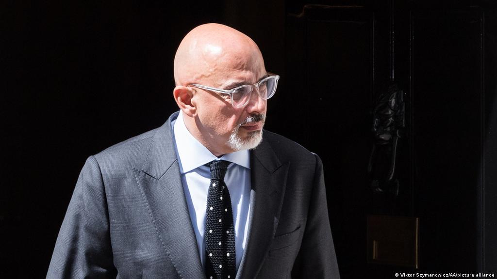 بريطانيا: إقالة رئيس حزب المحافظين الحاكم بسبب فساد ضريبي 