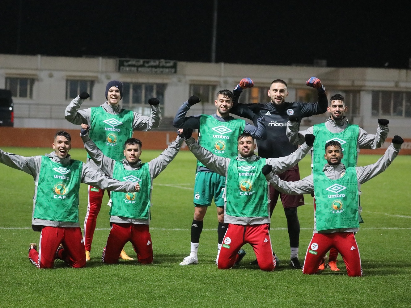 Equipe nationale de football des locaux