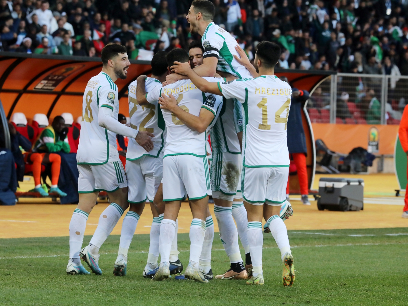 Equipe nationale de football des joueurs locaux