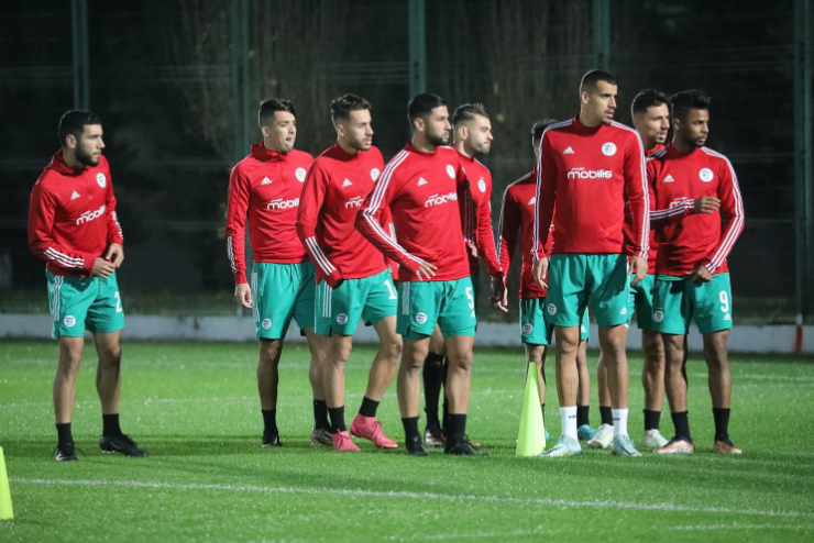 لقطة من حصة تدريبية للفريق الوطني للمحليين