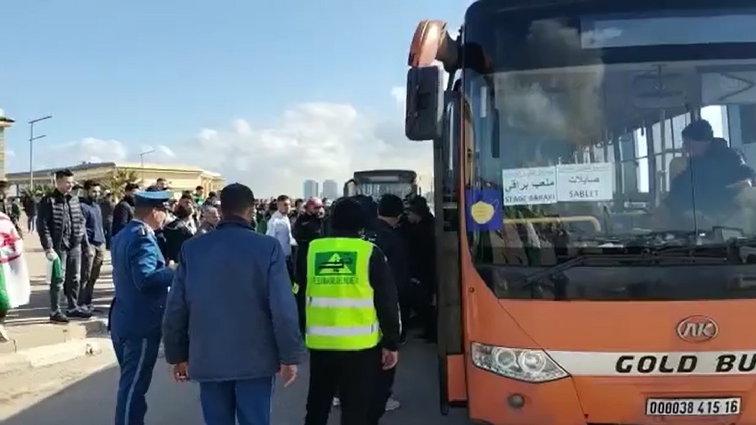 انطلاق عملية نقل المناصرين لحضور نهائي الجزائر- السنغال