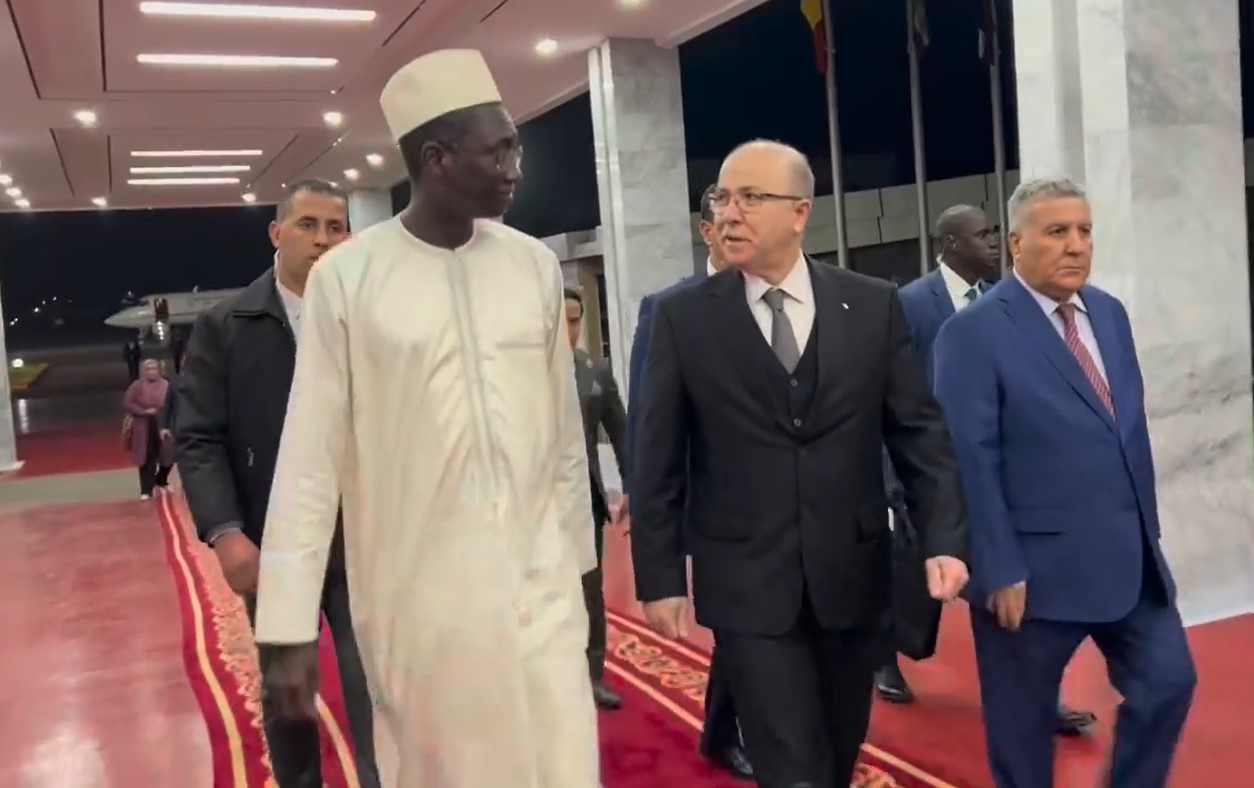 أيمن بن عبد الرحمان  يصل إلى دكار