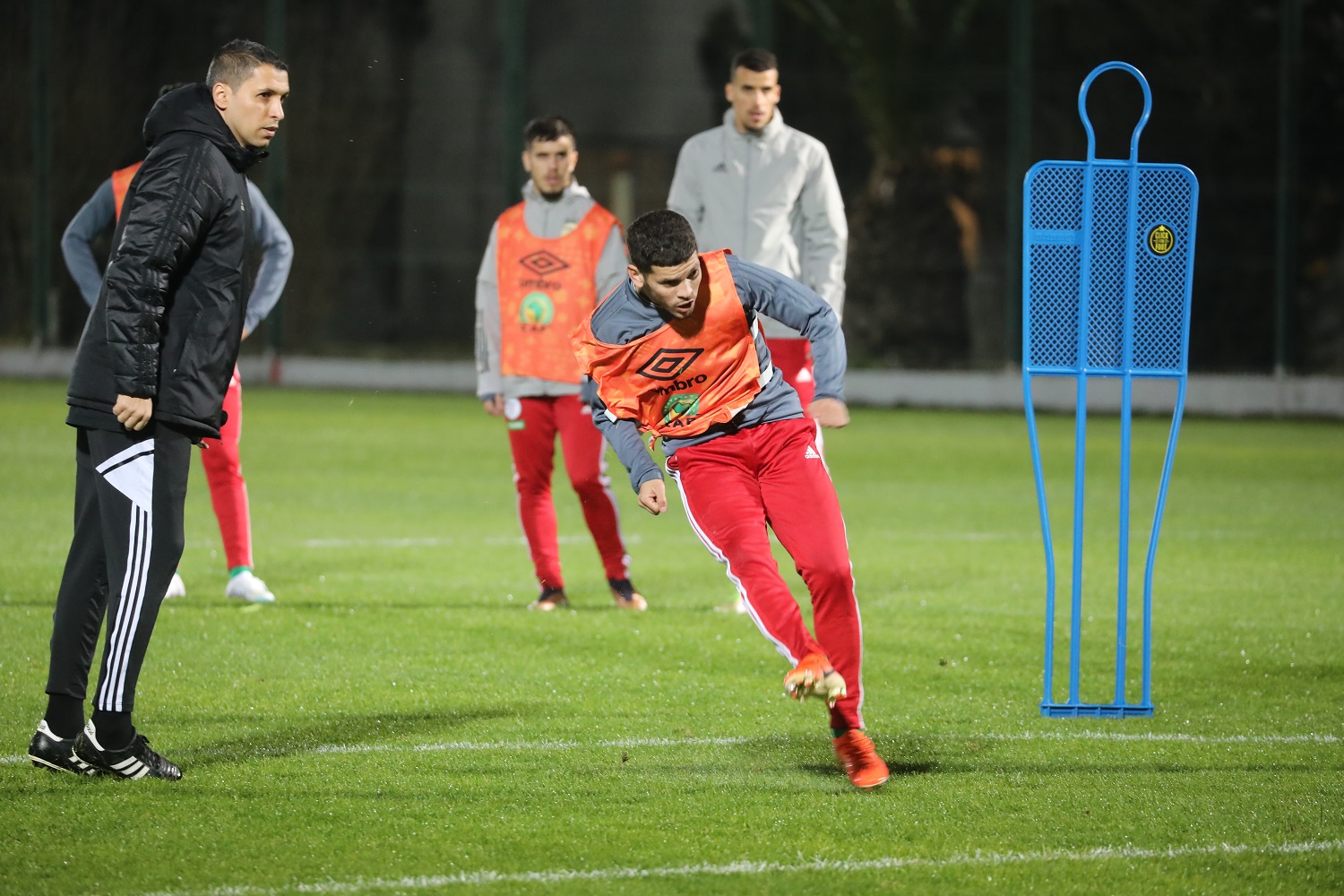 Equipe nationale de football des joueurs locaux