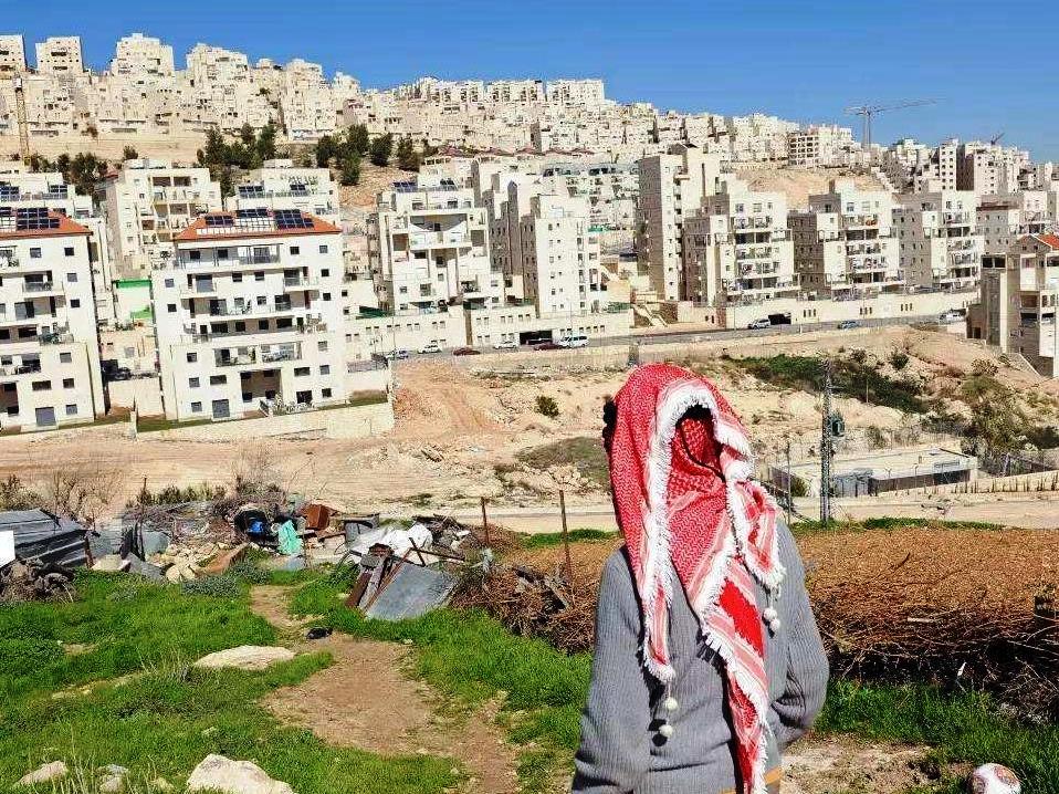 شرعنة بؤر استيطانية