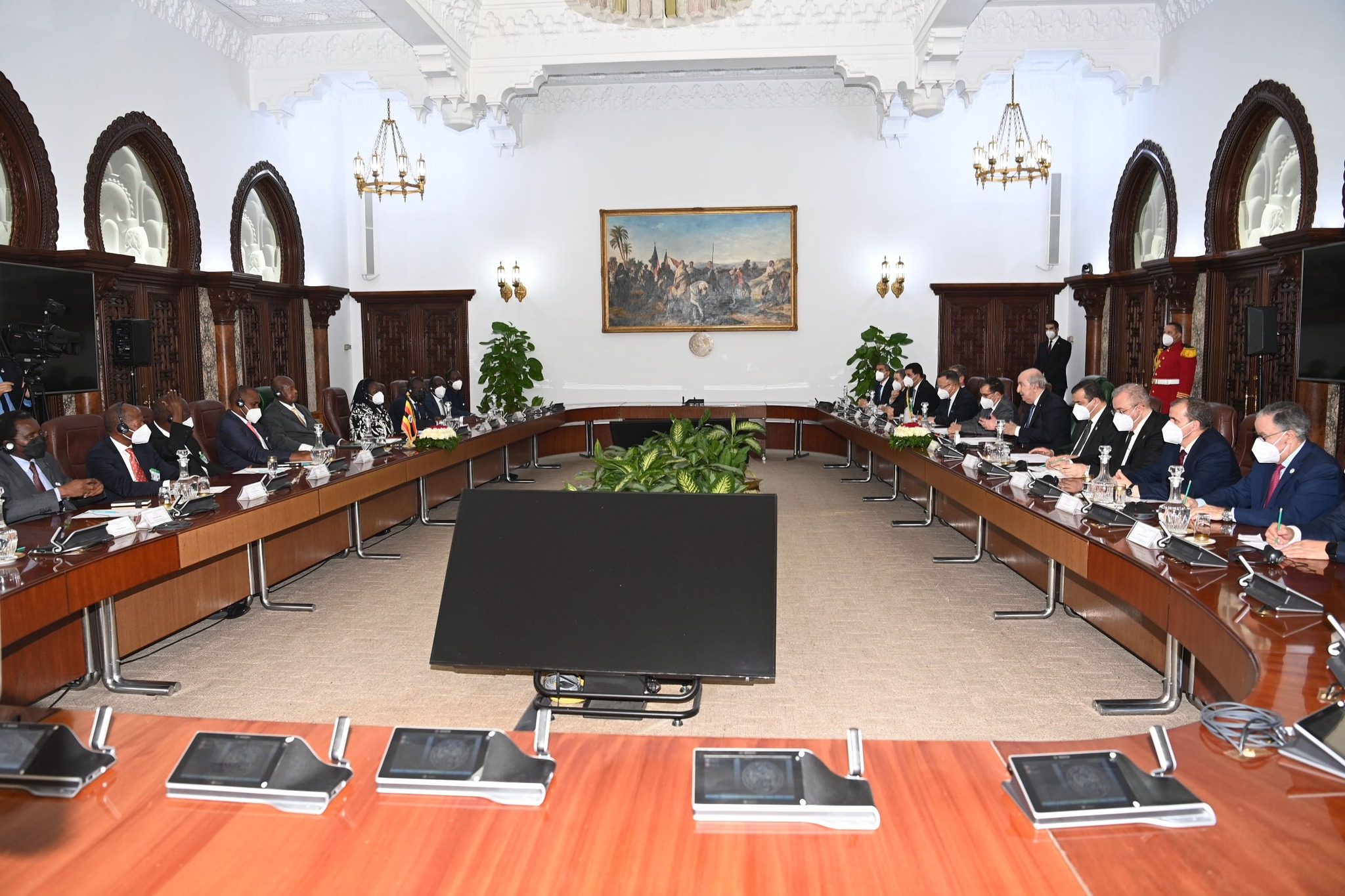 الجزائر-أوغندا