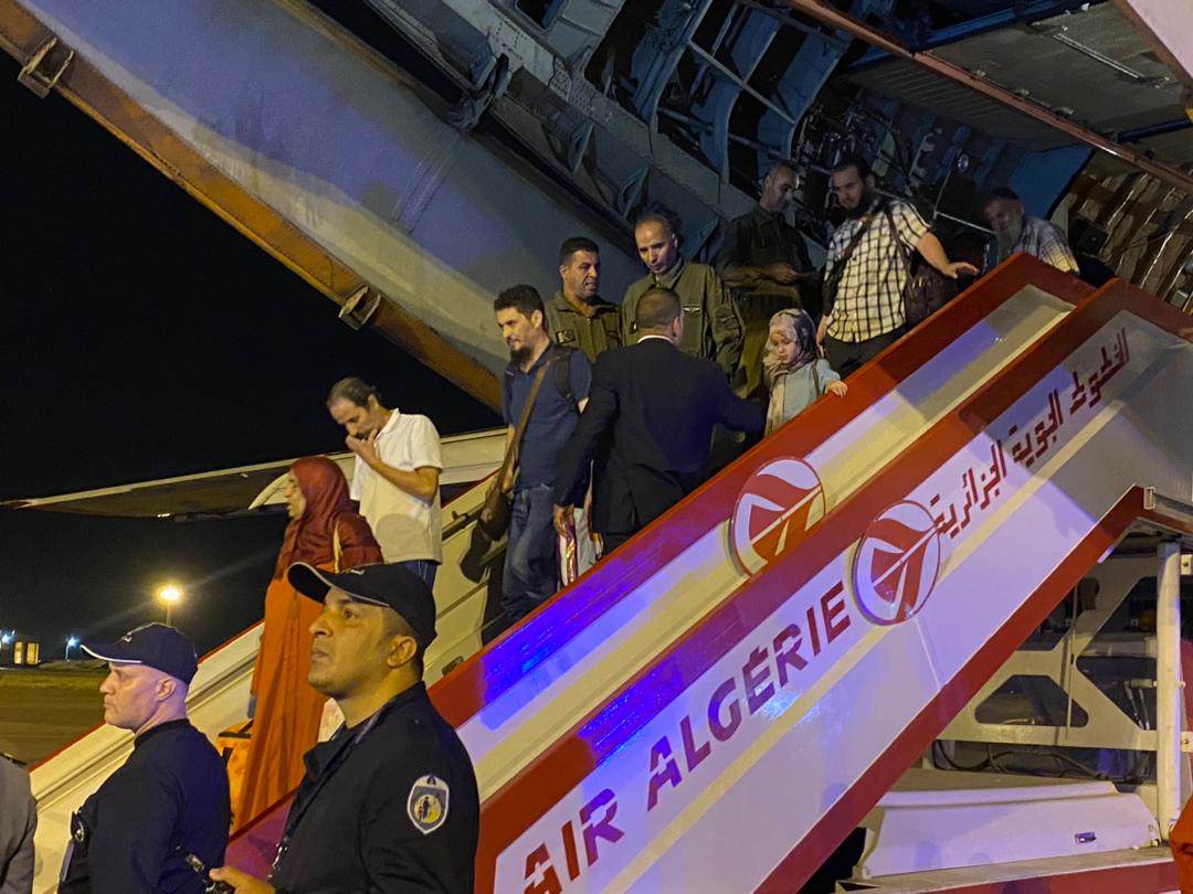 أفراد الجالية الوطنية بالسودان يحلون بأرض الوطن