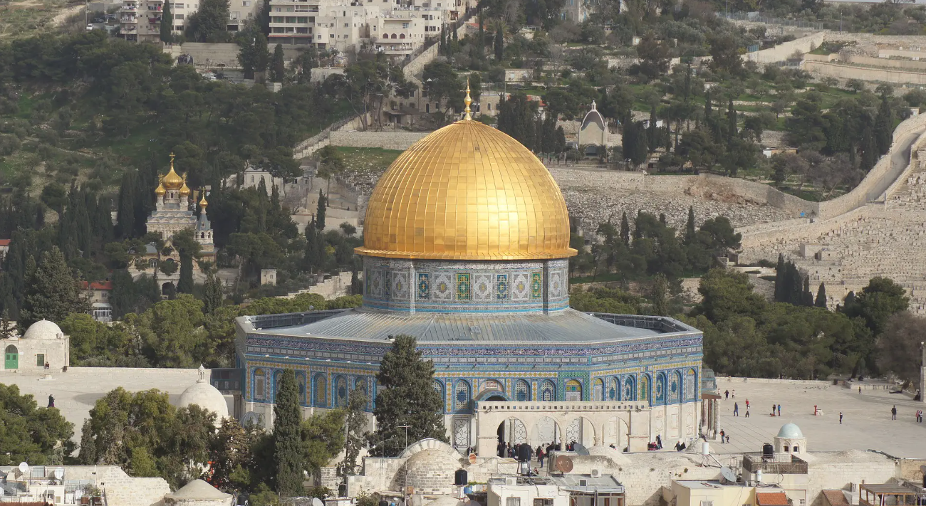 المسجد الأقصى:معلم ديني تاريخي مقدّس لدى المسلمين.. وللجزائريين فيه تاريخ