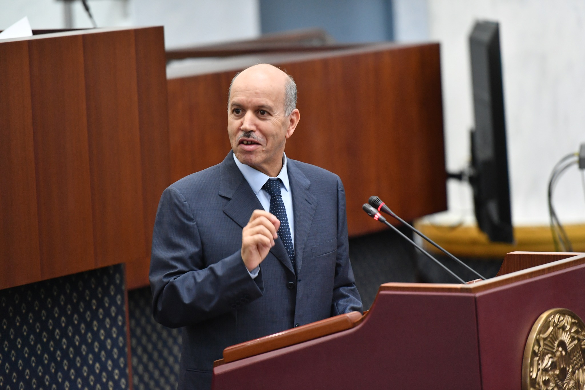 إمضاء عقود لمدة 6 سنوات مع الأطباء الأخصائيين المتخرجين الجدد للعمل في ولايات الجنوب