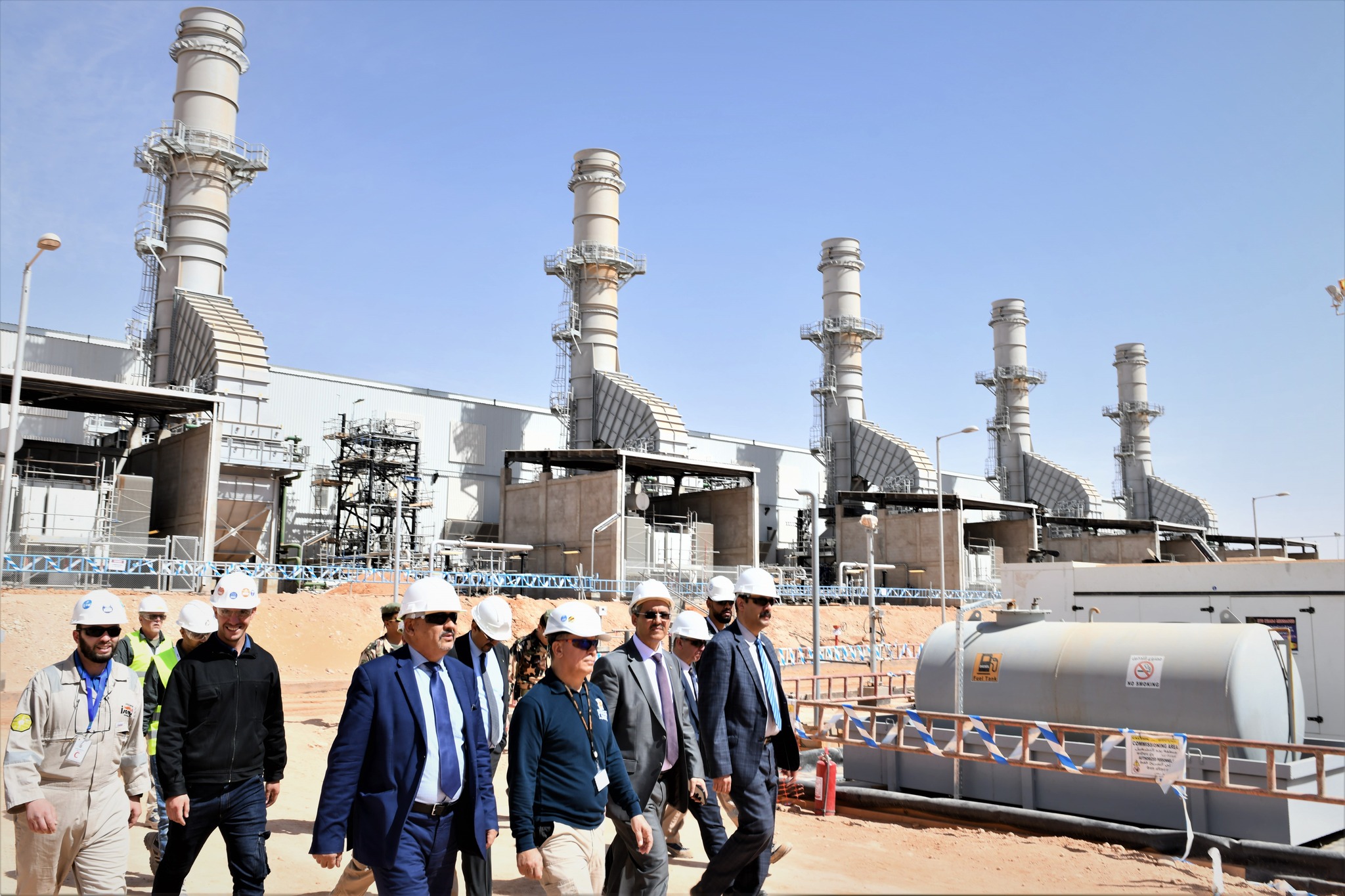 حكار يعاين مدى تقدم تنفيذ المشاريع التطويرية بحقل عين تسيلا