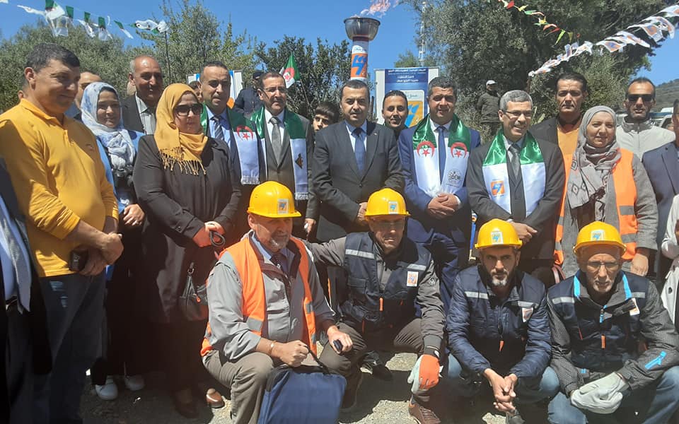 الإنجازات المحققة والكفاءات المكتسبة كفيلة بولوج الجزائر الأسواق الدولية وزارة الطاقة والمناجم