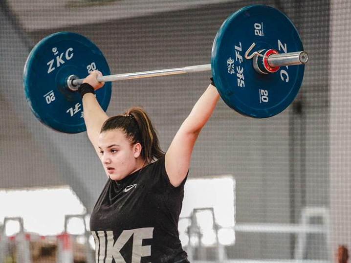 Trois médailles pourAmina Yahia Mamoune au Championnat d'Afrique 2023 d'haltérophilie