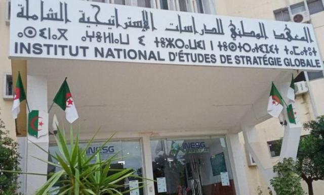 وفد من المعهد النايجيري للدراسات السياسية والاستراتيجية في زيارة إلى الجزائر
