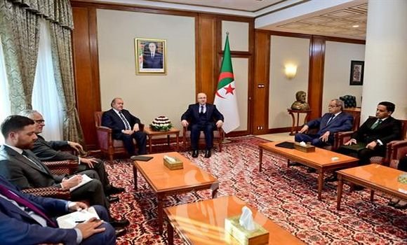 الوزير الأول أيمن بن عبد الرحمان يستقبل وزير الاقتصاد والبحر لجمهورية البرتغال