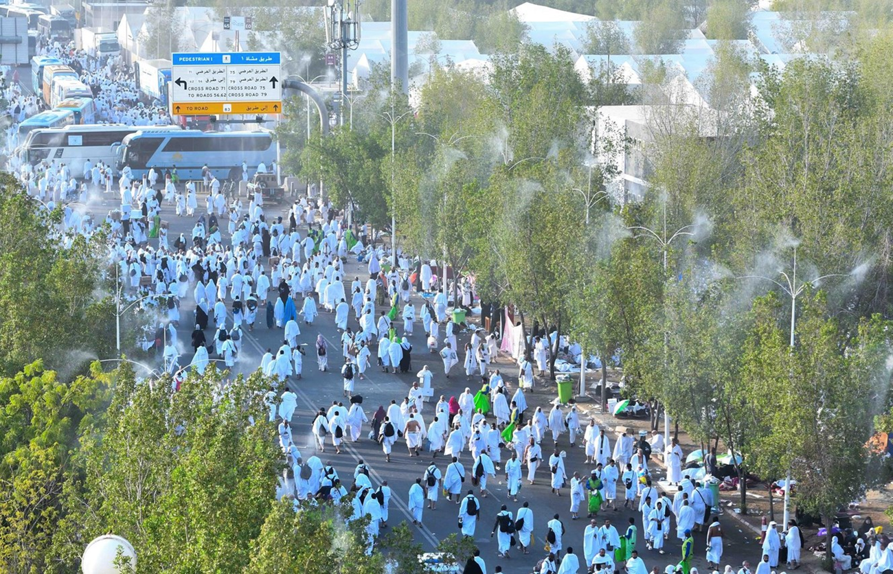 ضيوف الرحمان يتوافدون إلى صعيد عرفة الطاهر لأداء الركن الحج الأعظم