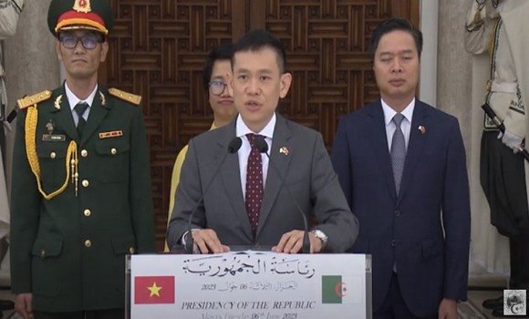 الجزائر-فيتنام