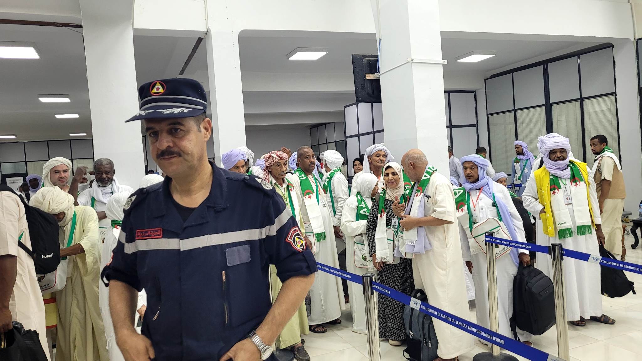 مغادرة اول فوج من الحجاج بمطار سيدي محمد بلكبير بأدرار