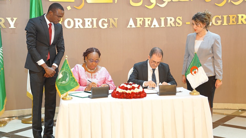 التوقيع بالجزائر العاصمة على اتفاقية مقر متحف إفريقيا الكبير