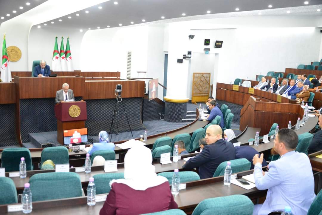تنظيم مهنة المحضر القضائي وحماية أراضي الدولة