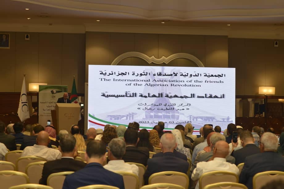 أصدقاء الثورة