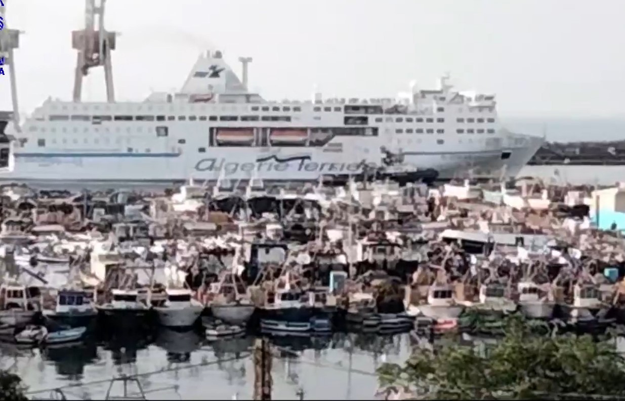 وصول أول رحلة لأبناء الجالية بالمحطة البحرية الجديدة بعنابة