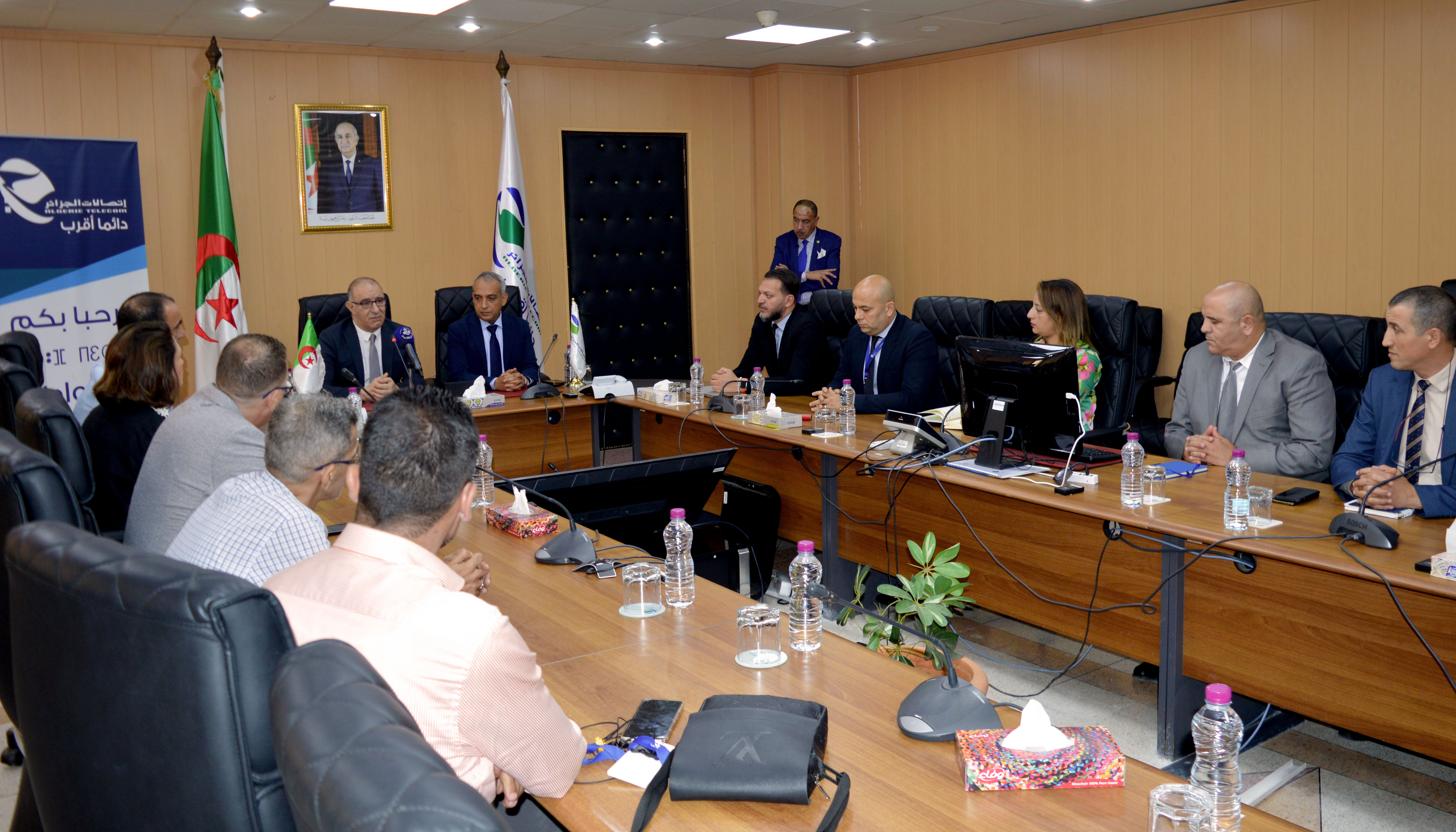 الإذاعة الجزائرية تبرم اتفاقية شراكة مع اتصالات الجزائر