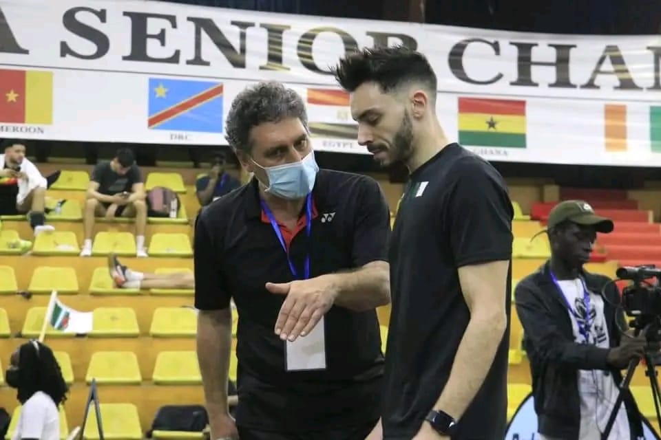 عادل حامق لاعب كرة الريشة