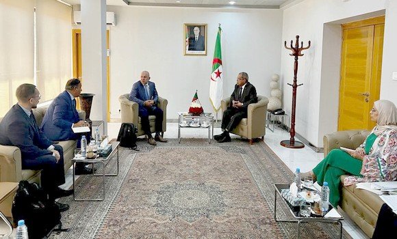 عون يستقبل وفد عن مجموعة فيات