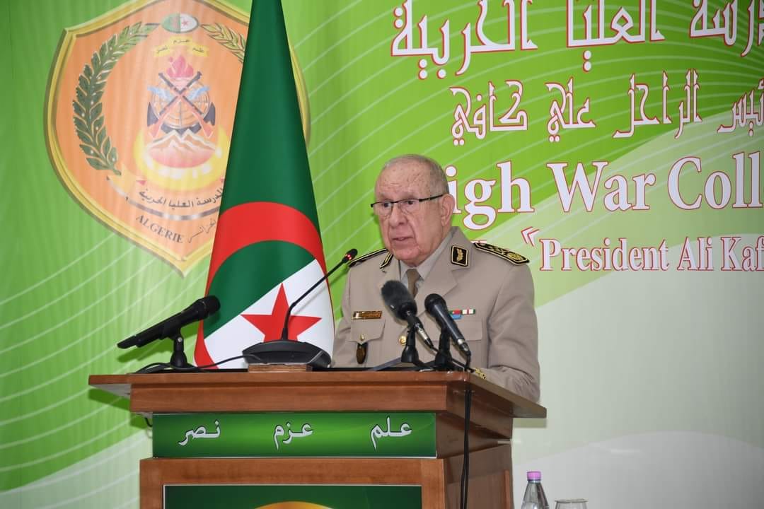 Le Général d’Armée Saïd Chanegriha préside la cérémonie de sortie de la 16e promotion de l'Ecole supérieure de Guerre
