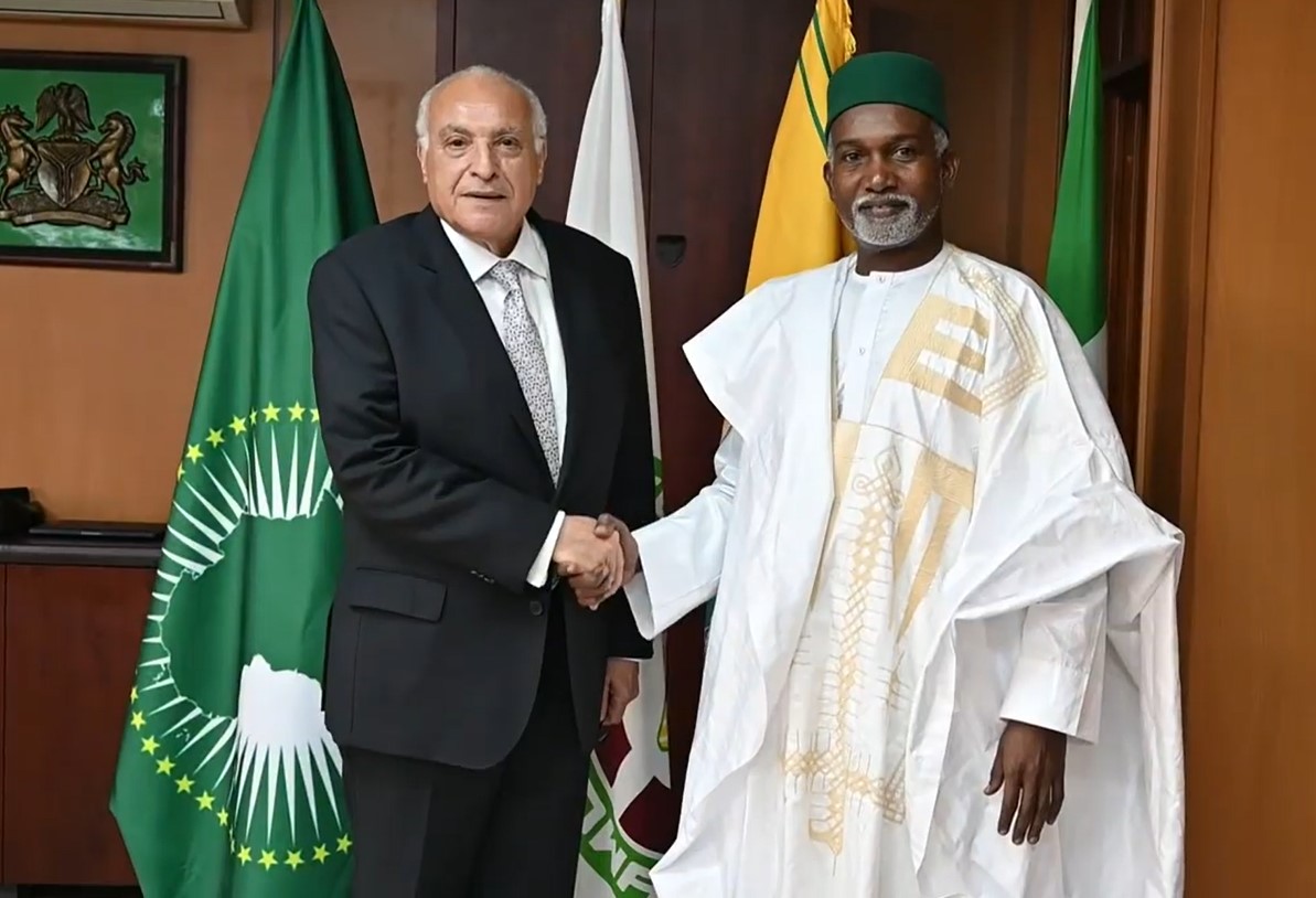 عطاف يتباحث مع نظيره النايجيري