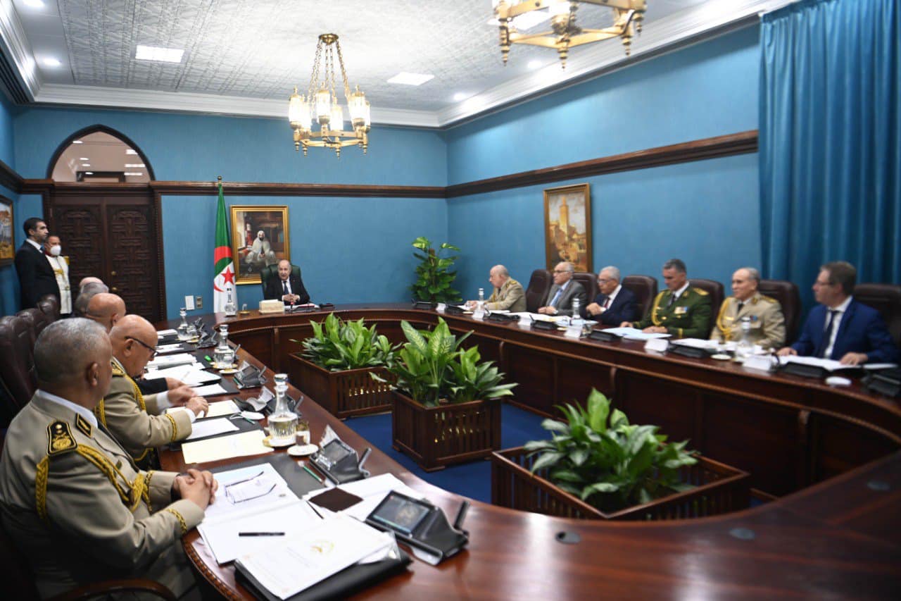 رئيس الجمهورية يترأس اجتماع المجلس الأعلى للأمن