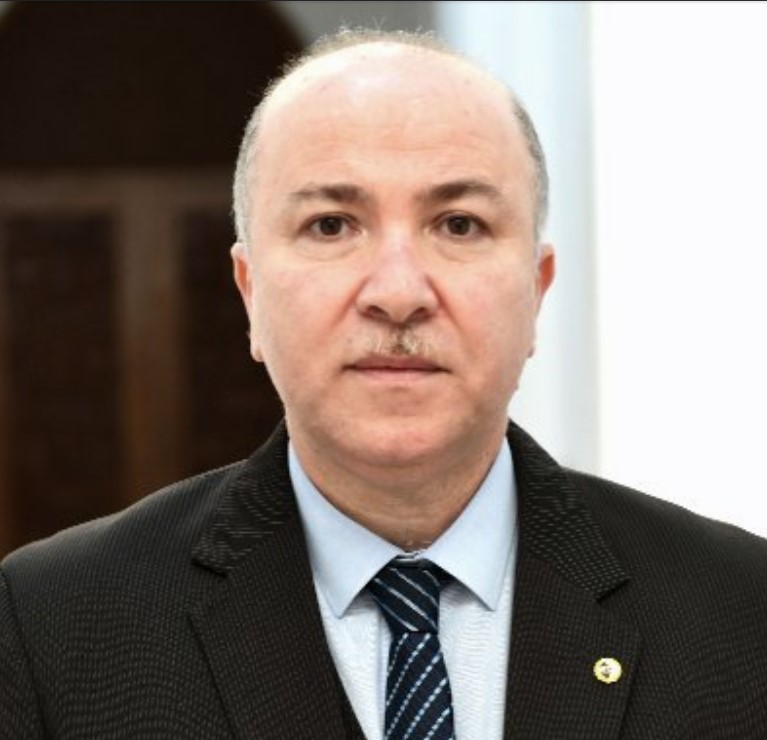 الوزير الأول أيمن بن عبد الرحمان يعزي في وفاة العميد رشيد حراث