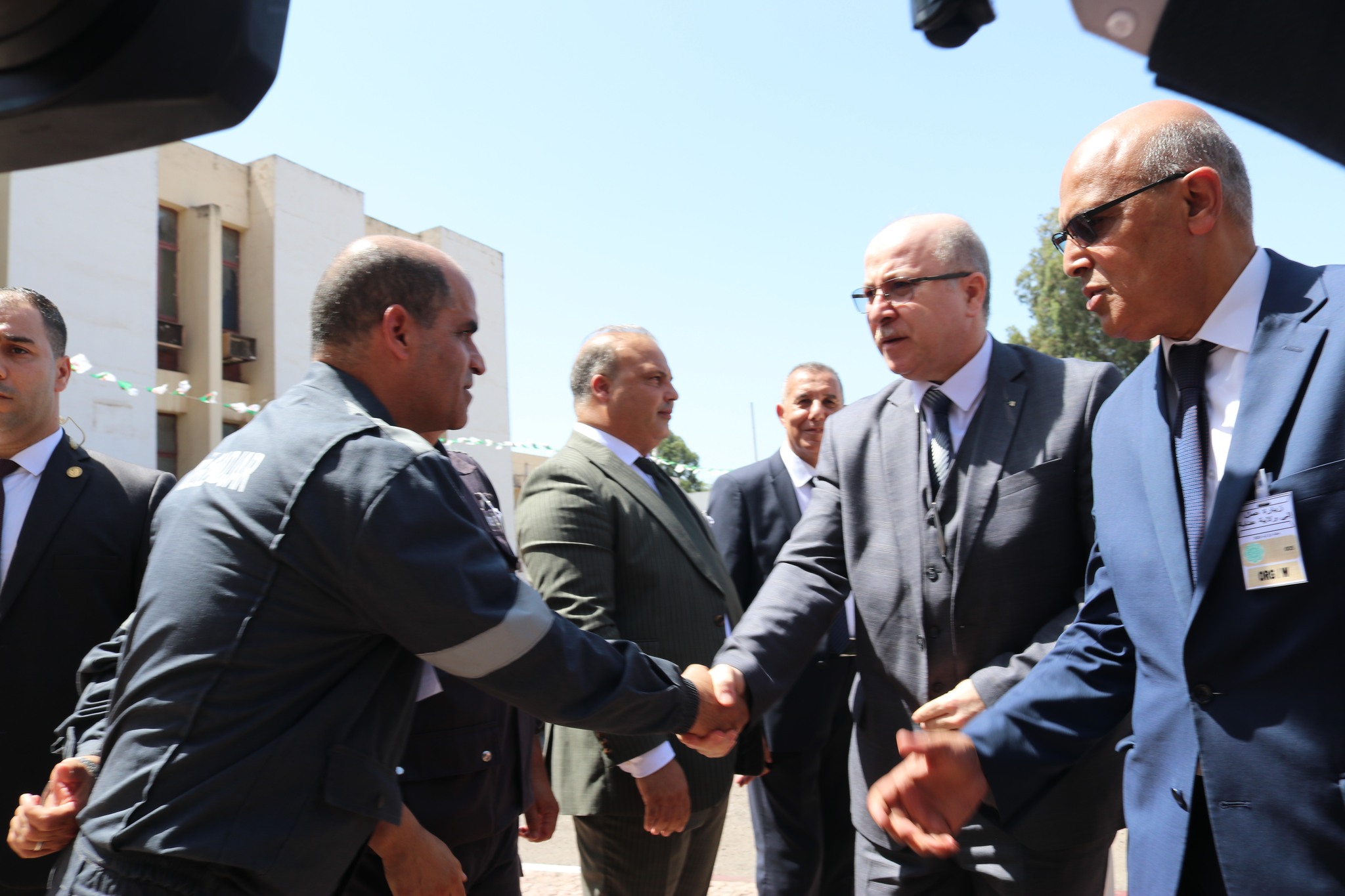 أيمن بن عبد الرحمان يتفقد مركب الحجار للحديد والصلب بعنابة