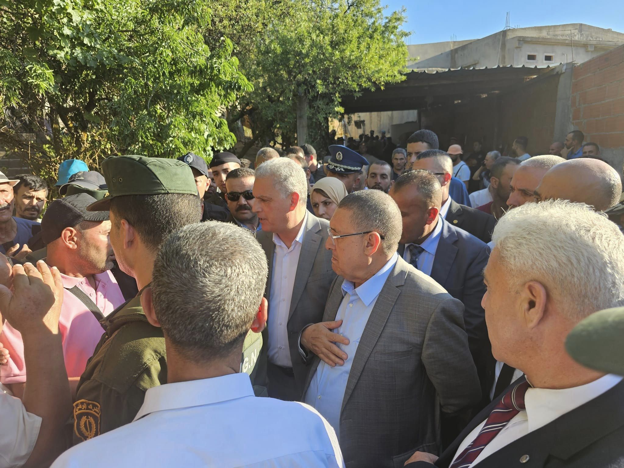 مراد يعزي عائلة ضحايا الاختناق ببئر