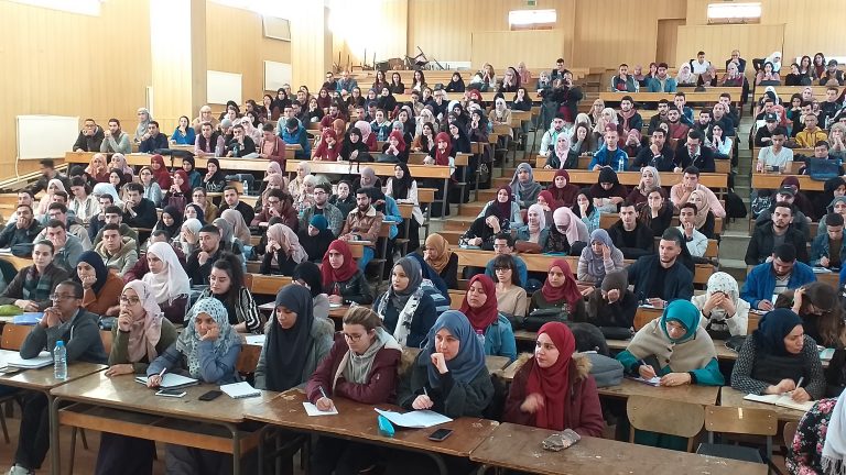 الجامعة الجزائرية